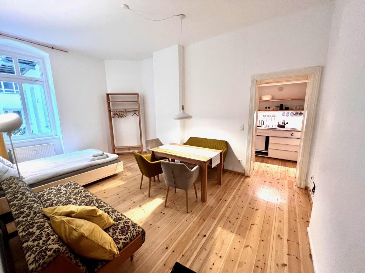 Gemuetliche 2-Zimmer-Wohnung Zentral Friedrichshain Berlim Exterior foto